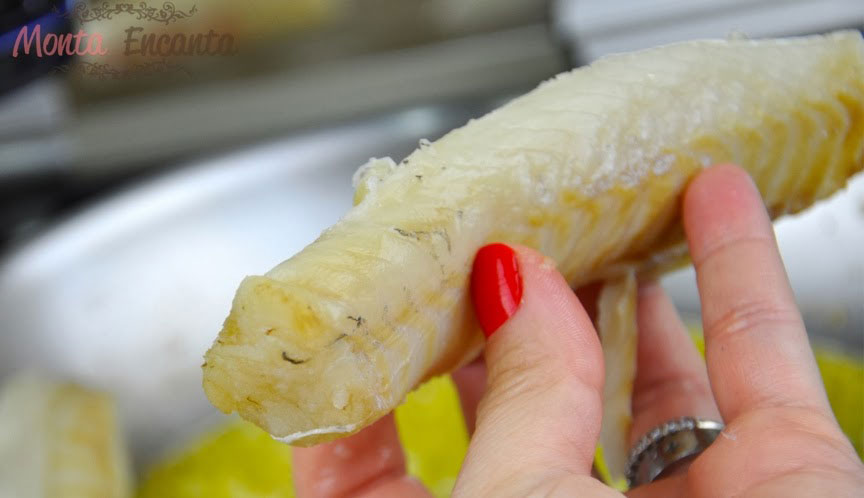 bacalhau-batatas-camadas-azeite-azeitona-portuguesa-pimentao-monta-encanta15