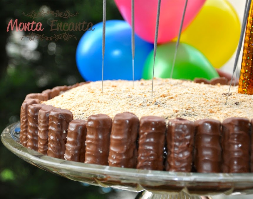 Bolo de chocolate com café na massa e ganache de caramelo