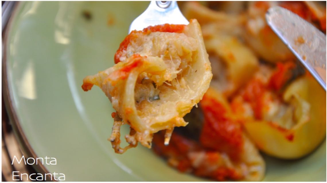 Conchigliones de bacalhau ao molho sugo