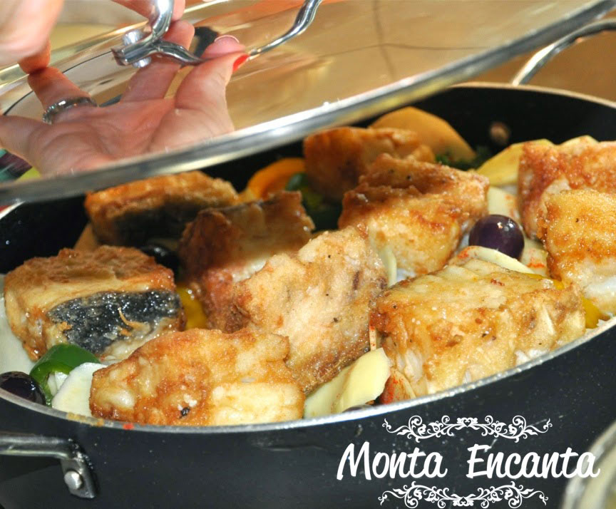 bacalhau-em-posta-batatas-pimentão-monta-encanta26