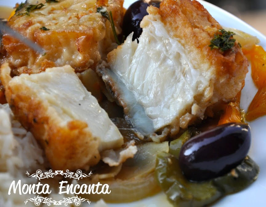 bacalhau-em-posta-batatas-pimentão-monta-encanta59