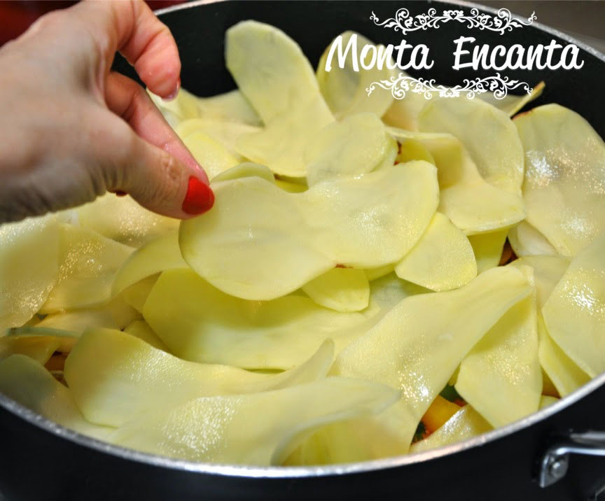 bacalhau-em-posta-batatas-pimentão-monta-encanta22