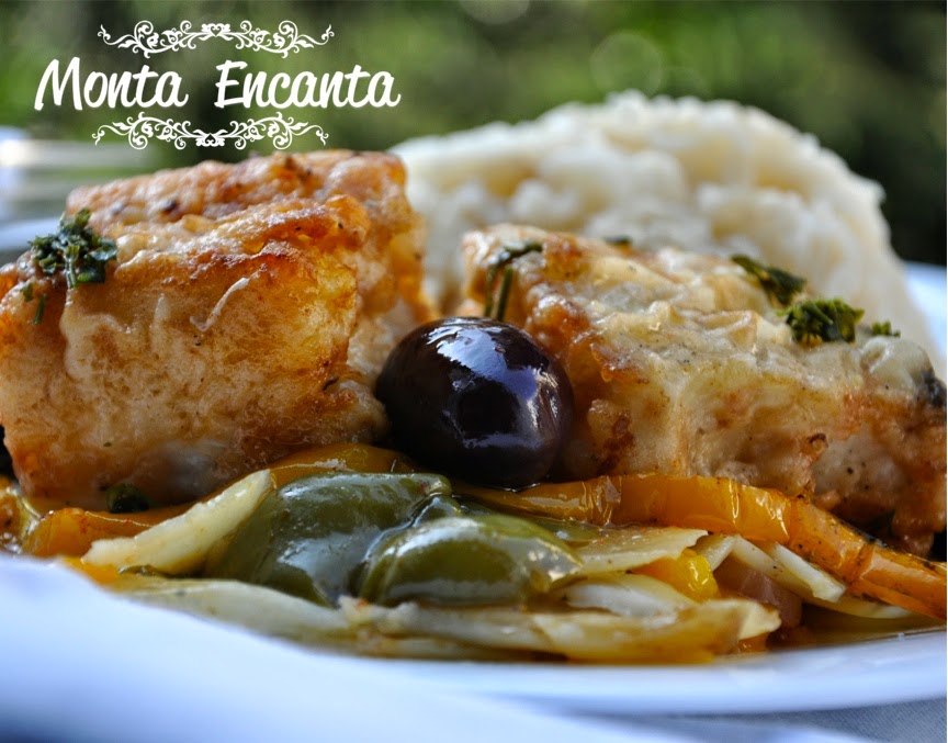 bacalhau-em-posta-batatas-pimentão-monta-encanta42