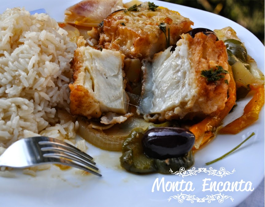 bacalhau-em-posta-batatas-pimentão-monta-encanta60