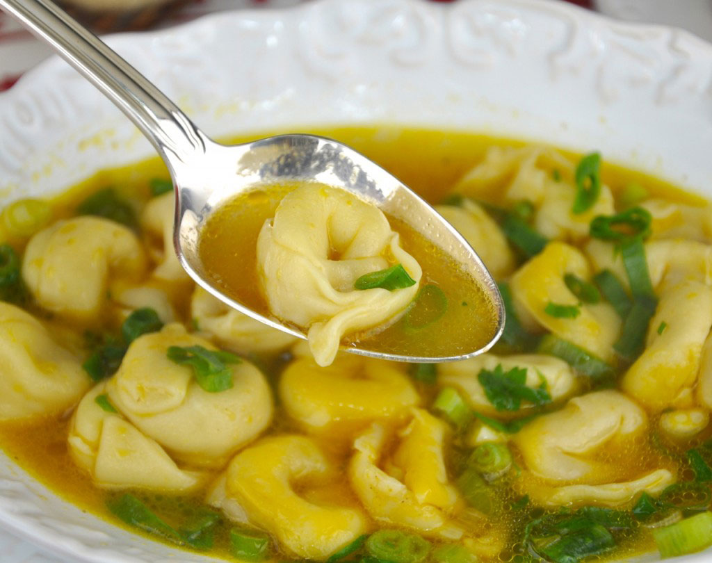 capeletti-in-brodo-sopa-caldo-monta-encanta1