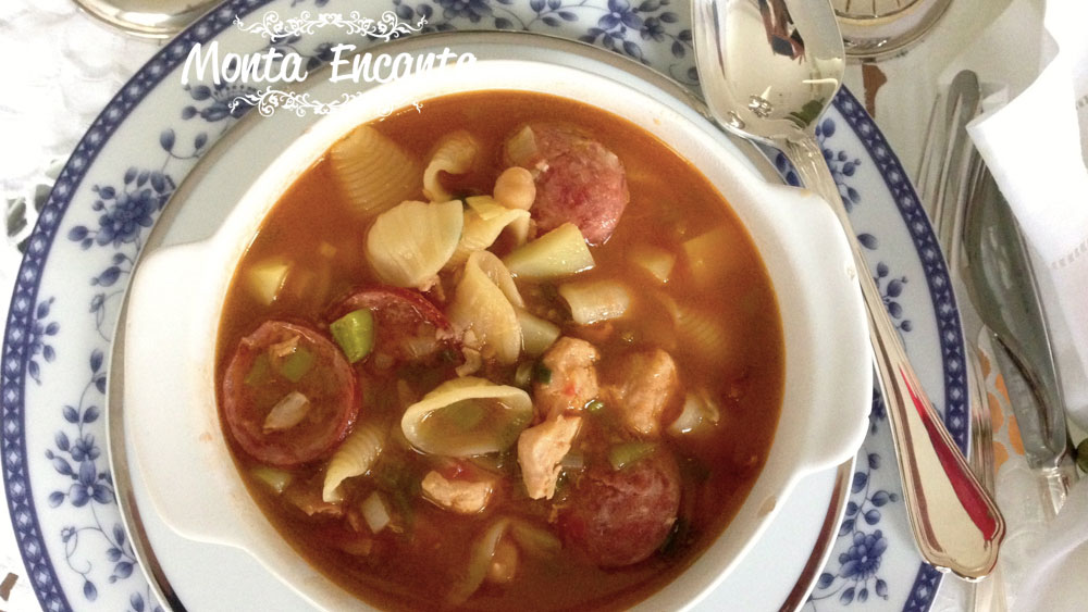 Sopa de Macarrão com batatinha