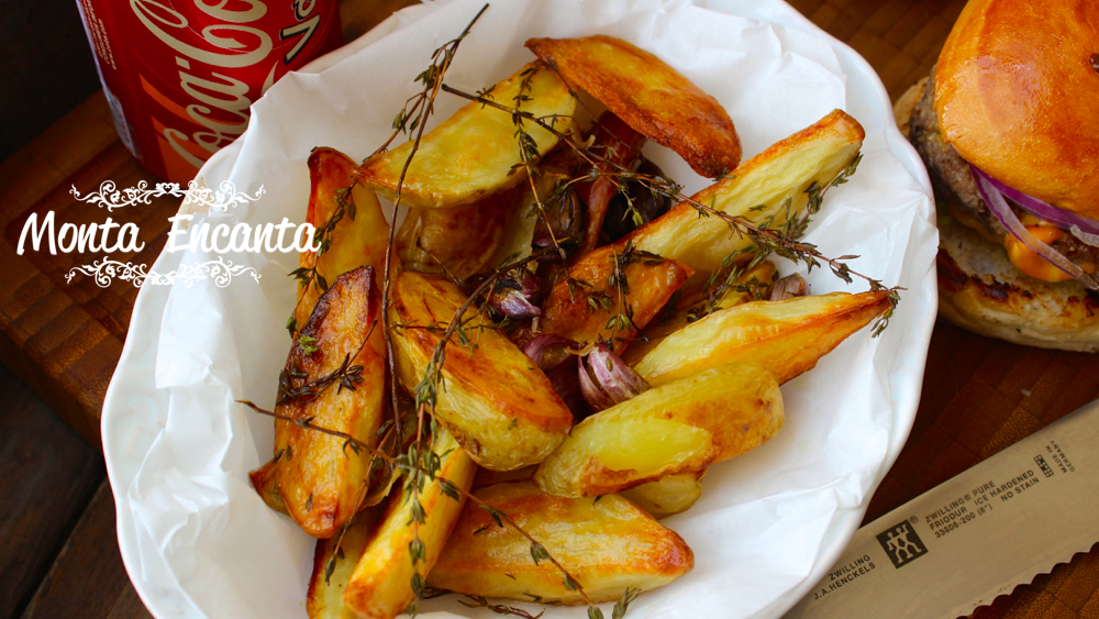 Batatas rústicas assadas ao tomilho