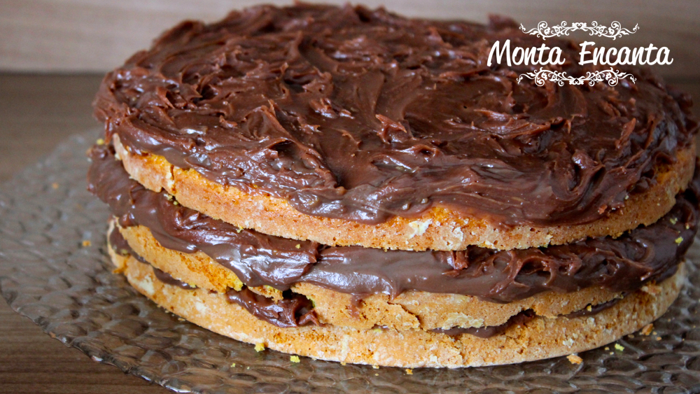 Naked Cake de Cenoura com Brigadeiro