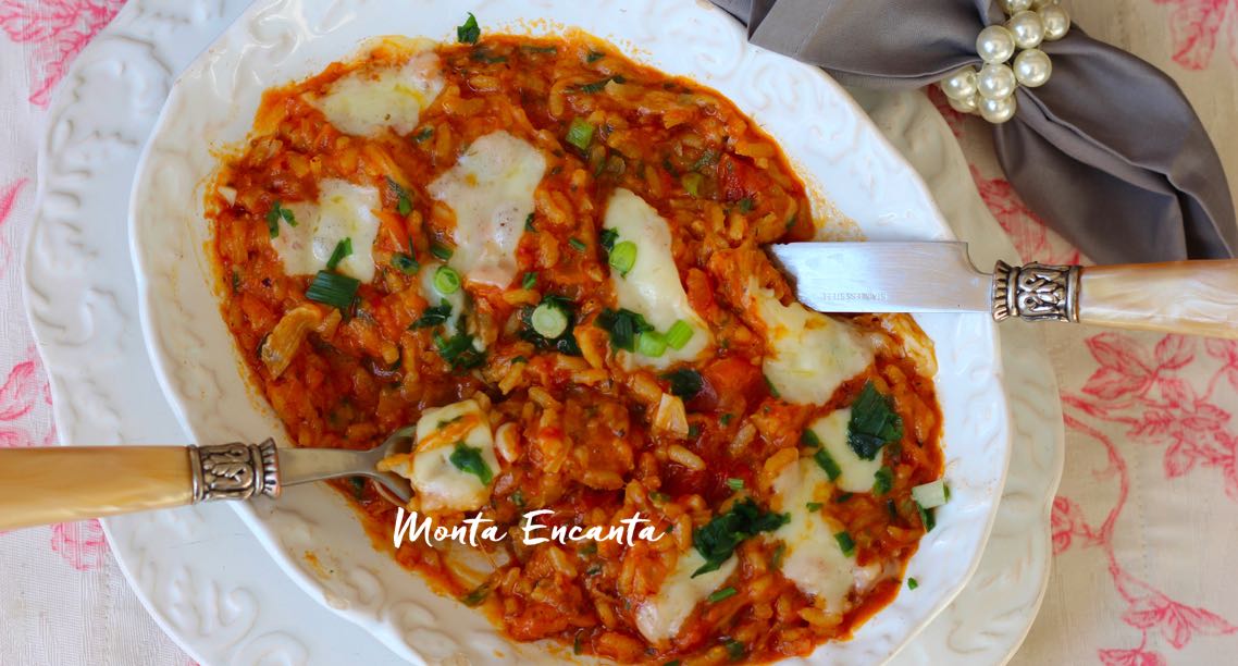 risoto de pizza com tomate, orégano e queijo pucha