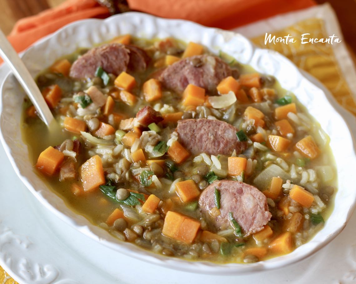 sopa de arroz com lentilha