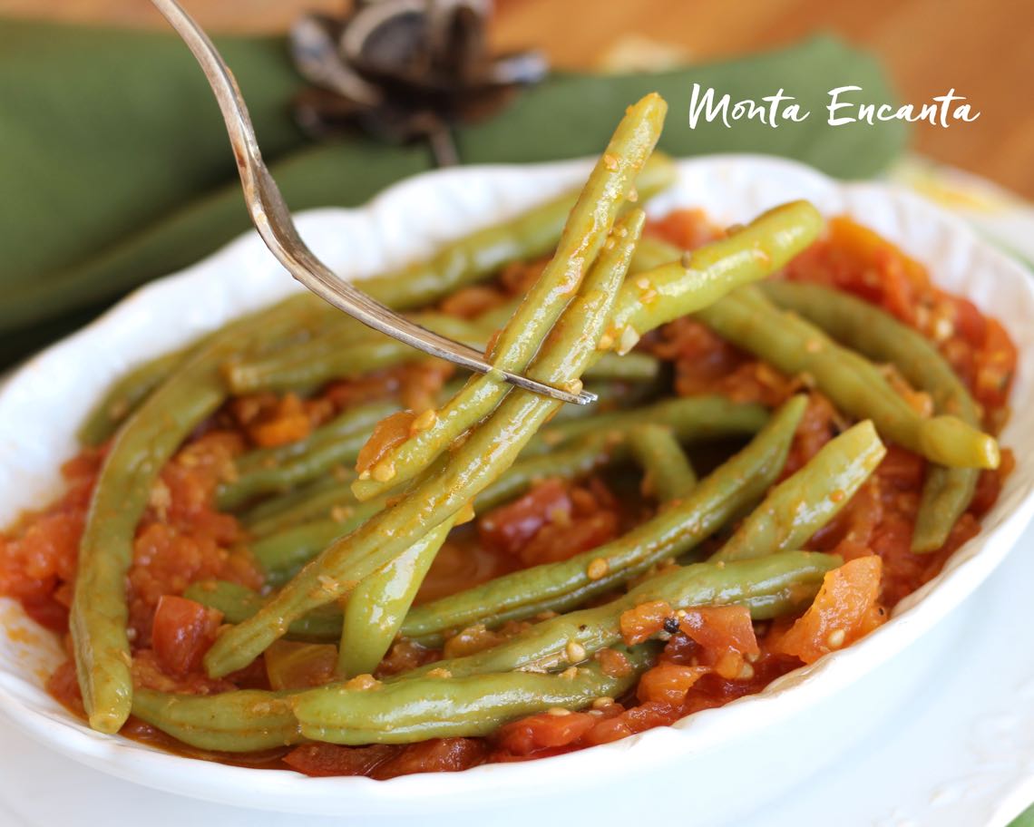 vagem refogada com tomate quente