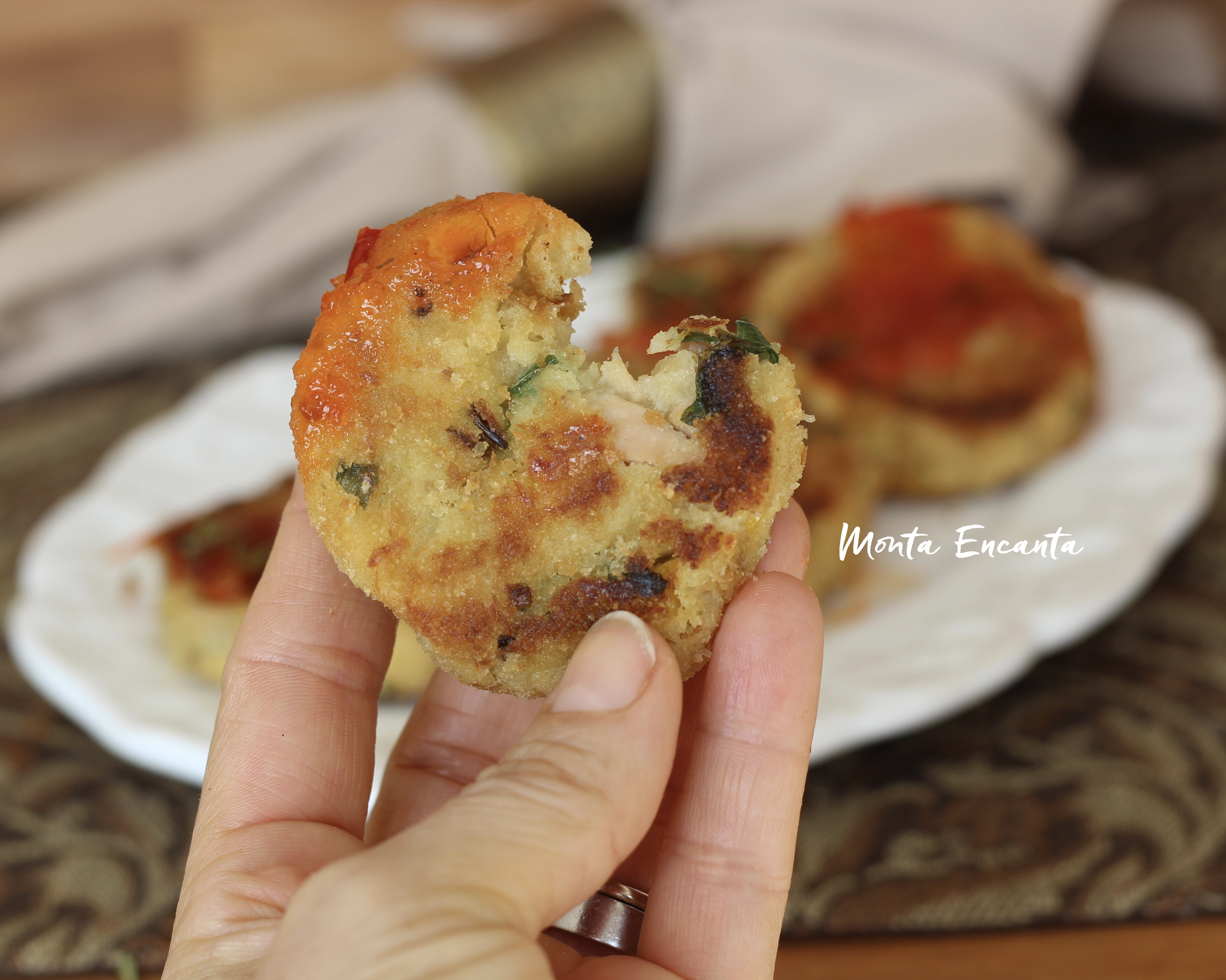 bolinho de batata com atum