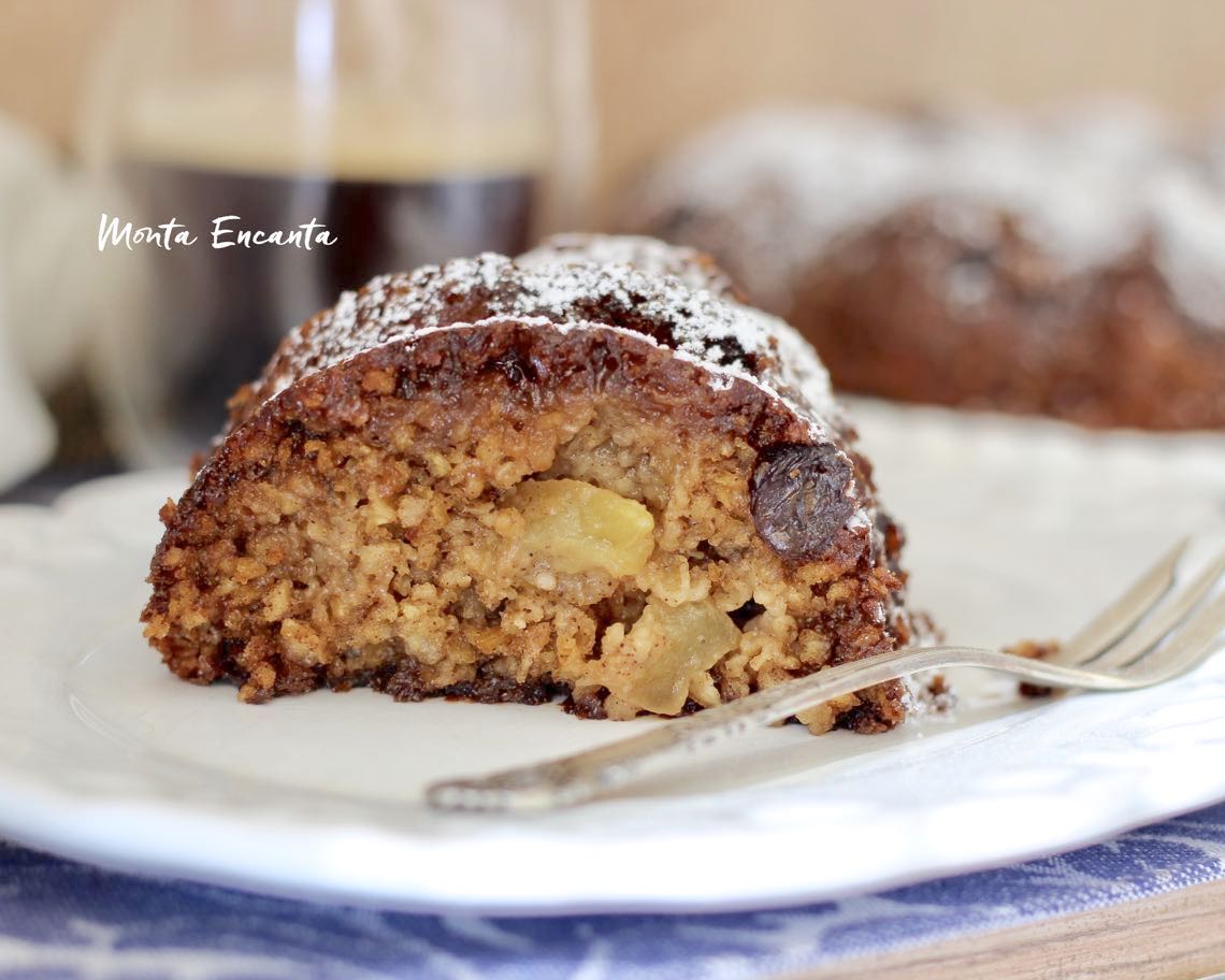 bolo de maça sem glúten com pedaços da fruta