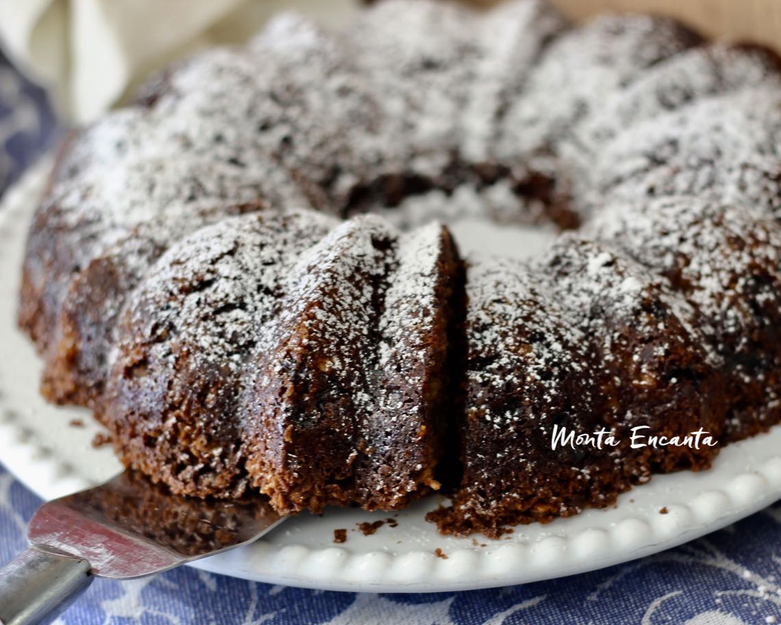 bolo de maça sem glúten com pedaços da fruta