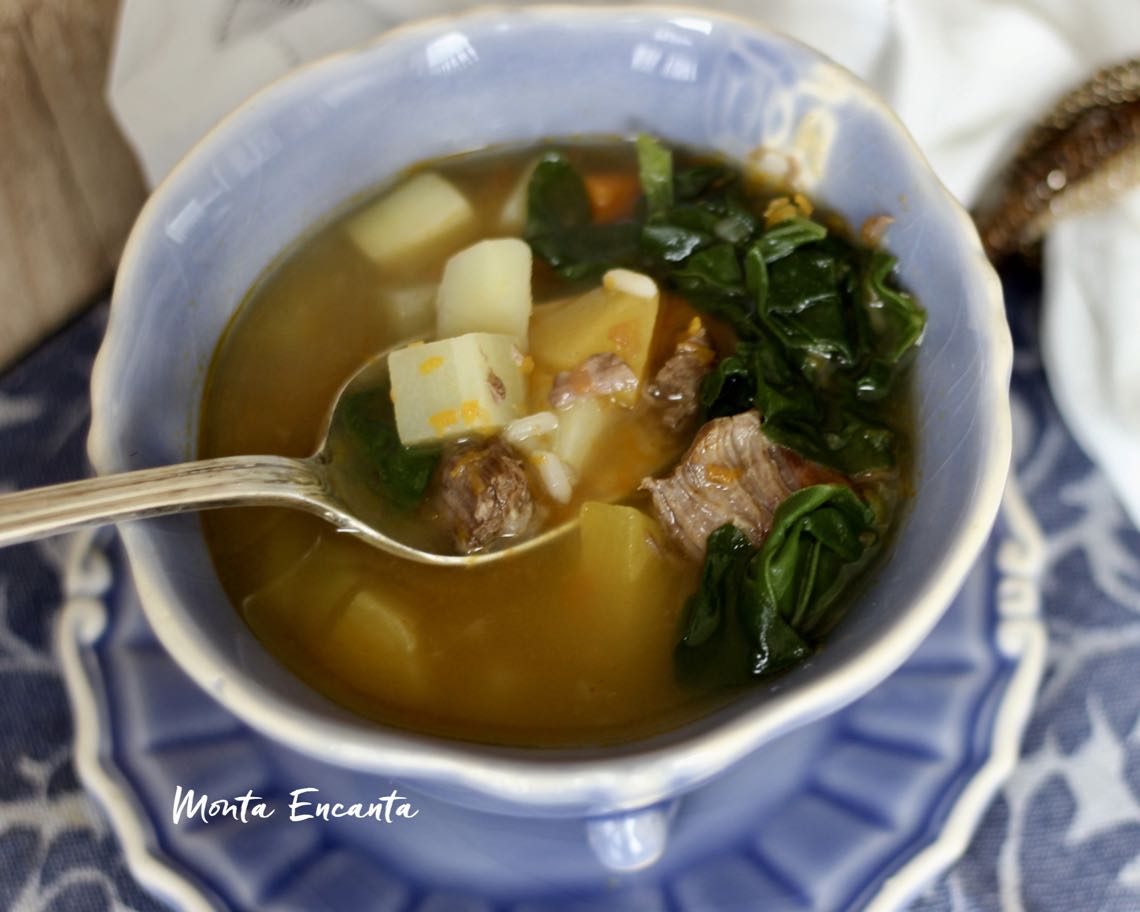 sopa de caldo de carne