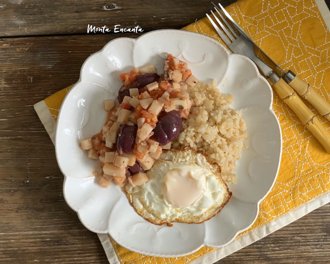 Palmito com tomate quente e azeitonas