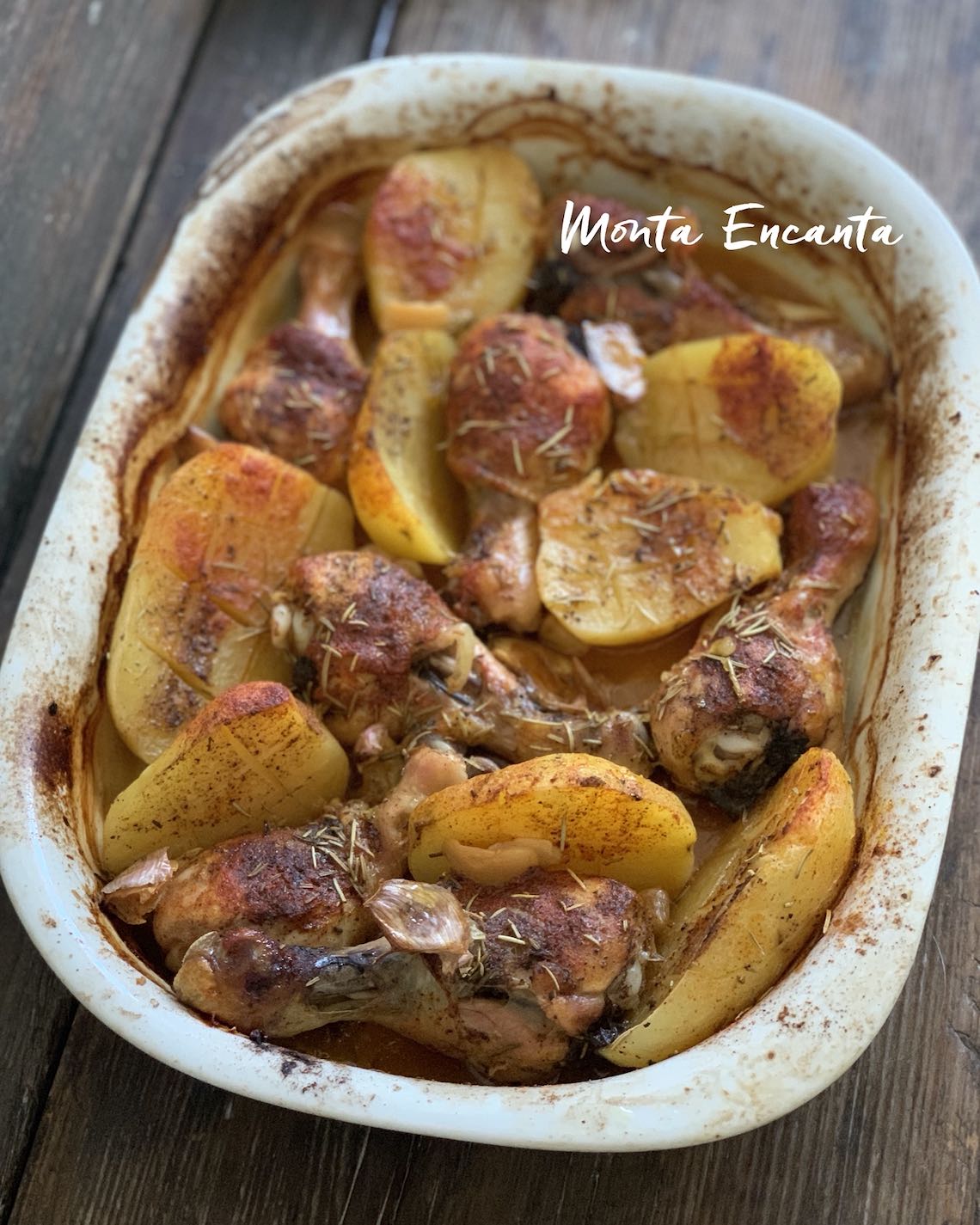 coxa de frango assada com batata, alecrim e páprica