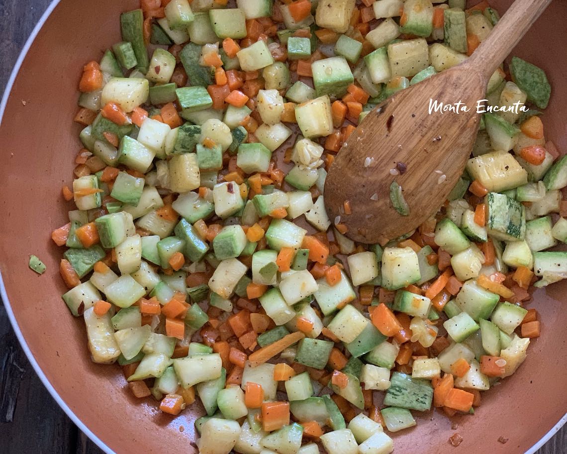 abobrinha com cenoura caramelizada e refogada na manteiga