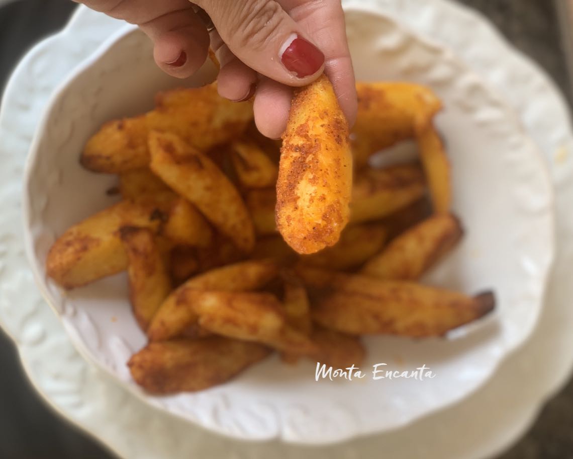 Batata Frita na Airfryer Com Páprica e Chimichurri, Receita FÁCIL