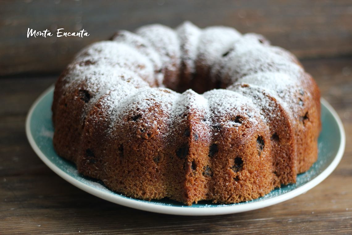 bolo de laranja com uva passa fica com cara de festa