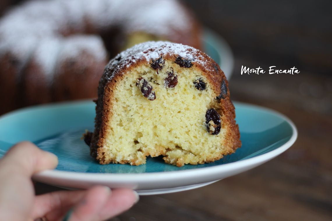 bolo de laranja com uva passa fica com cara de festa