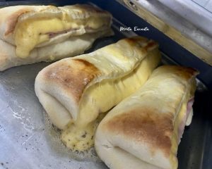 salgado de presunto e queijo