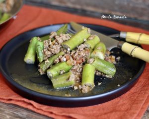quiabo com carne moida