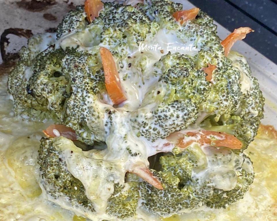 Brócolis inteiro assado recheado gratinado e  low carb!