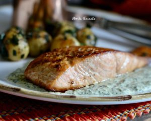 salmão ao molho dill