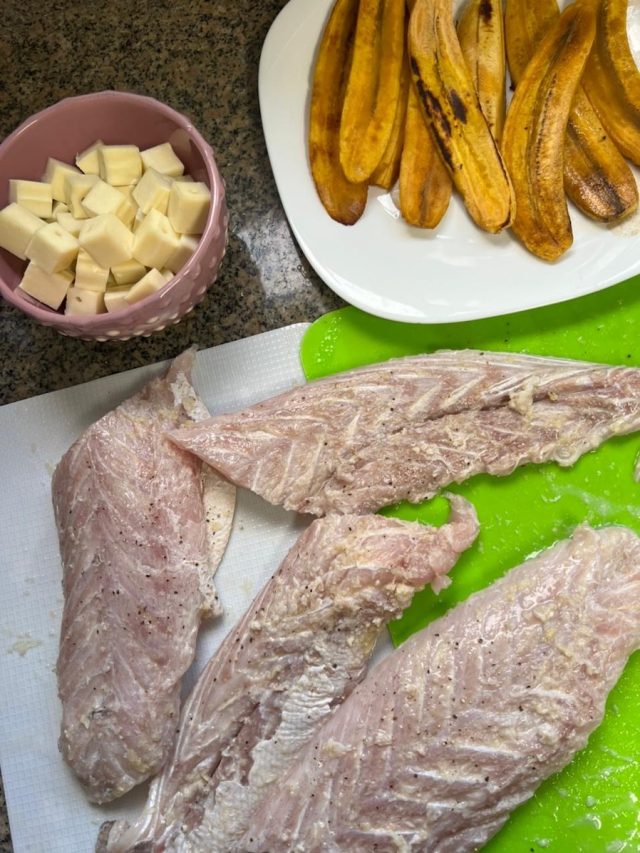 Peixe à delicia com banana e queijo coalho