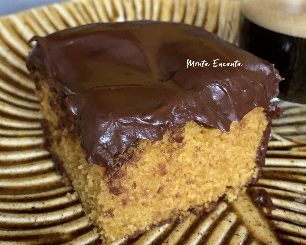 bolo sem gluten de cenoura com chocolate