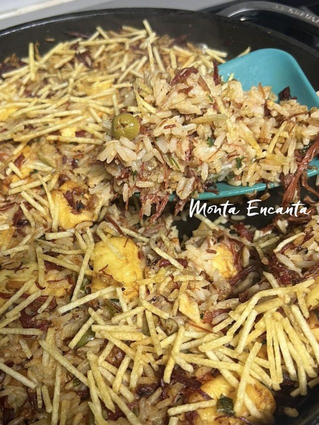 Arroz de forno com carne seca