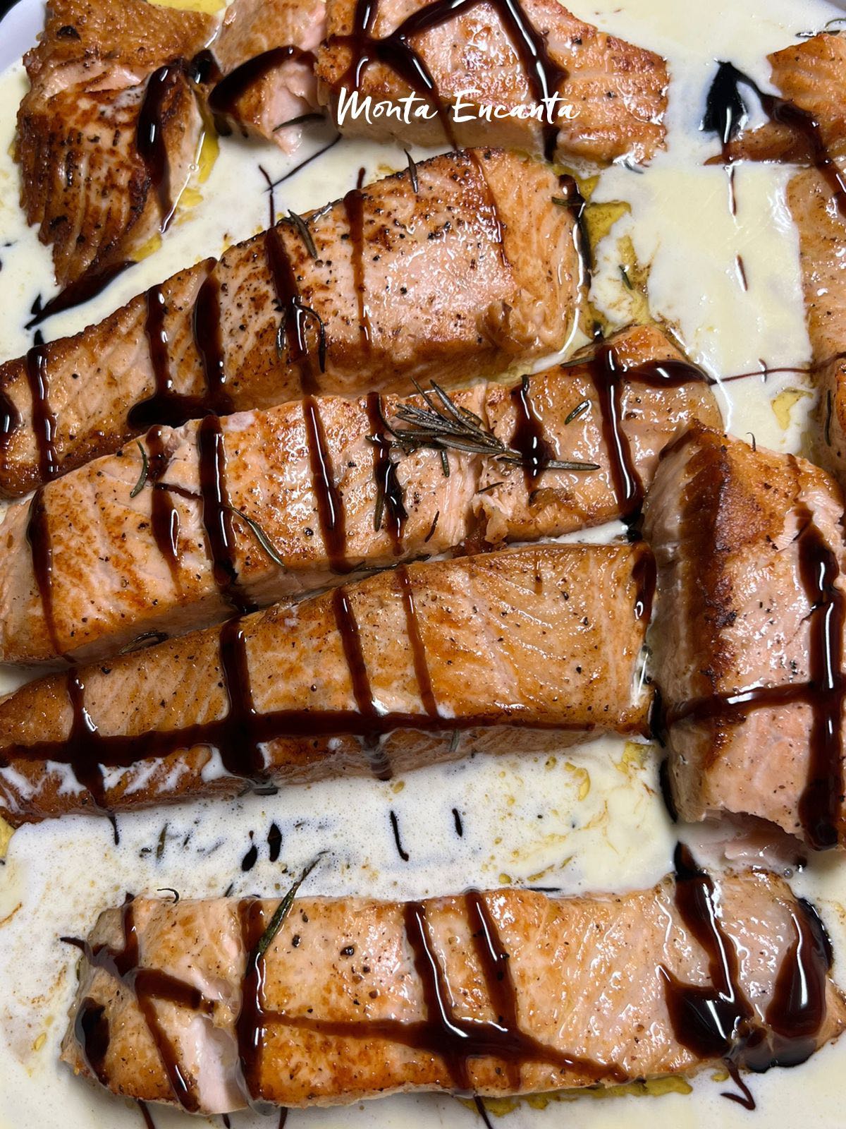 Salmão ao creme de queijo com tarê salmão ao creme de queijo
