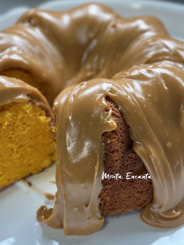 Bolo de cenoura com doce de leite