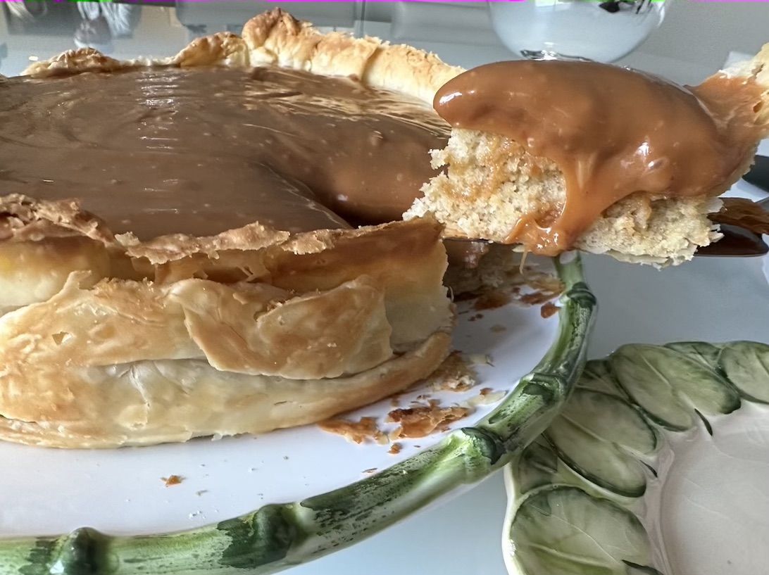 Bolo de Banana na Casquinha Folhada - uma combinação de sabores irresistível.