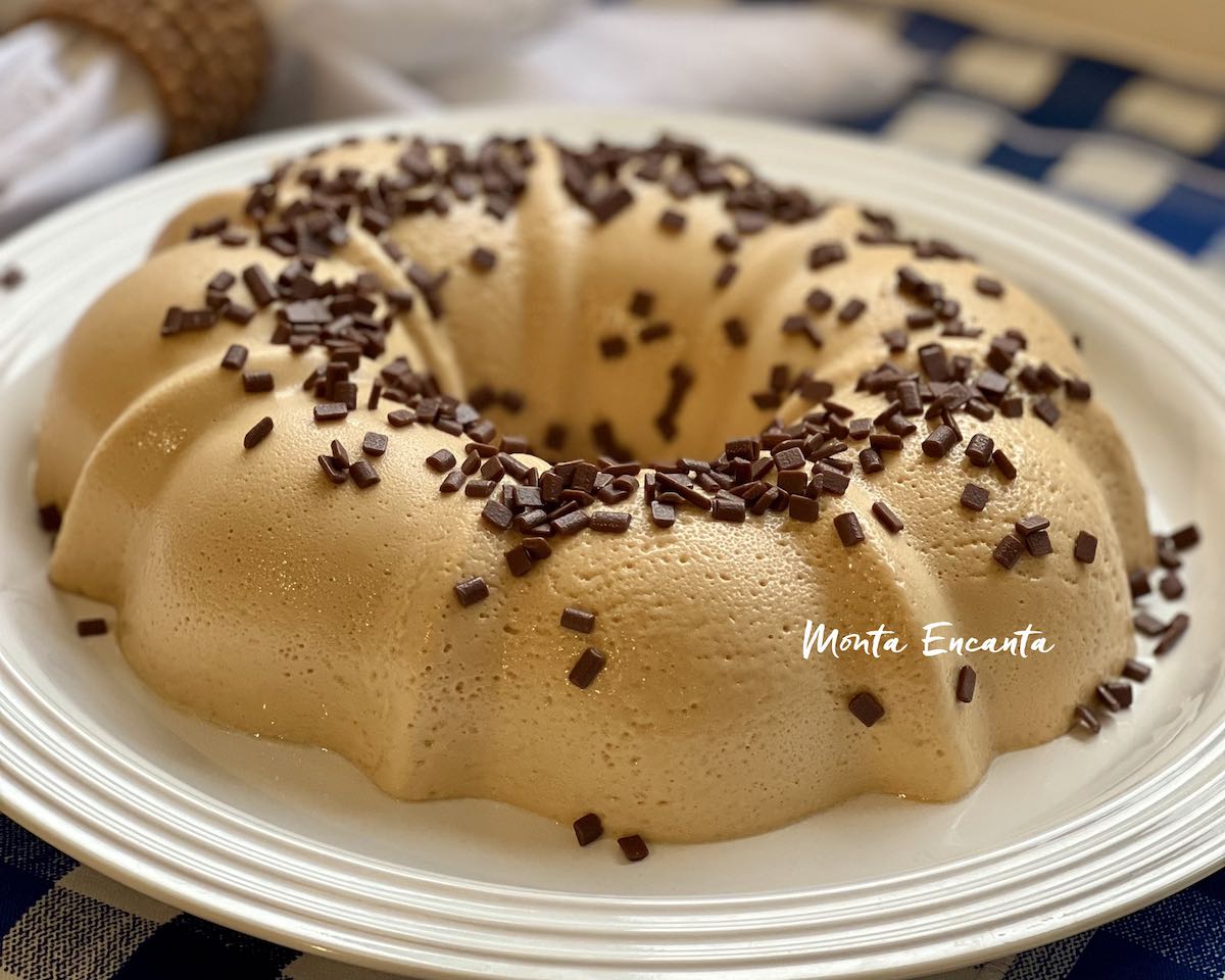 Pudim de doce de leite com coco é mais cremoso pudim de doce de leite com coco
