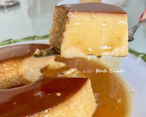Esta receita representa a culminação de anos de esforço na busca pela excelência pudimística! O resultado é esta experiência única e a melhor receita de pudim da minha vida, sem sombra de dúvida!