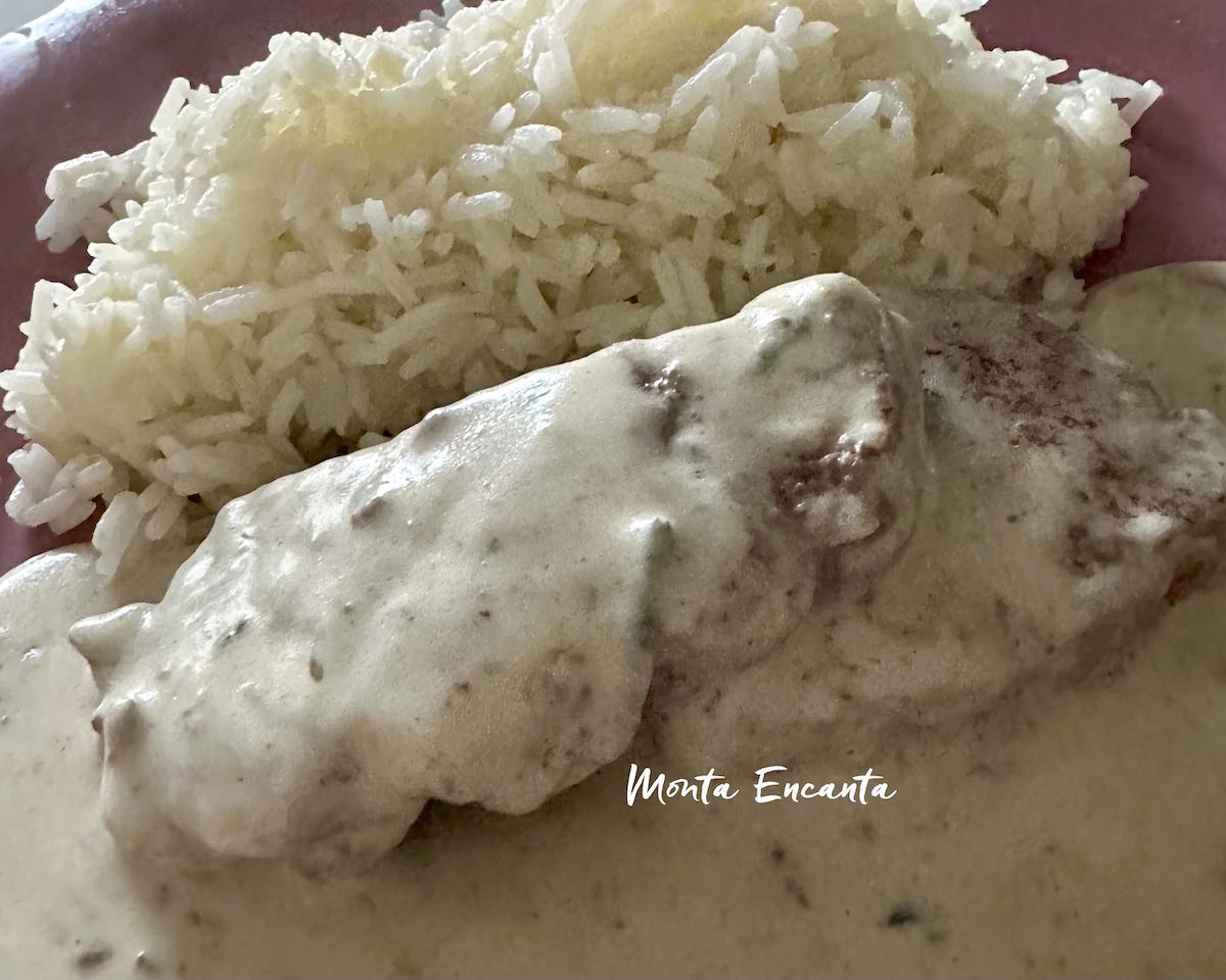 Medalhão ao molho de queijo gorgonzola com sálvia e limão Medalhão ao molho de queijo gorgonzola com sálvia e limão
